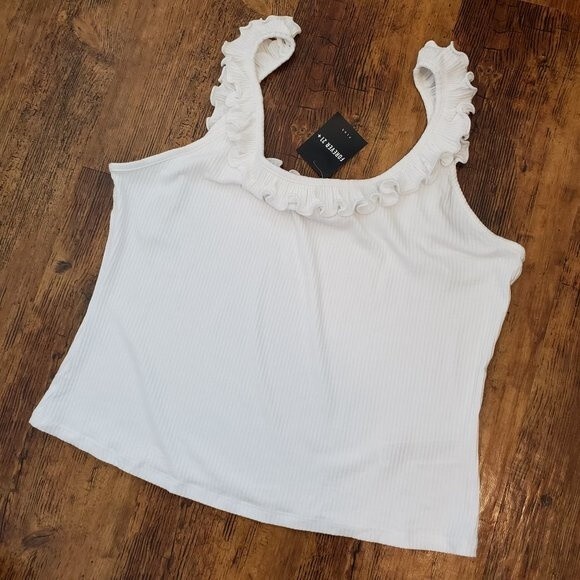 NEW Forever 21 Plus Size White Ribbed Ruffle Tank - Picture 5 of 9